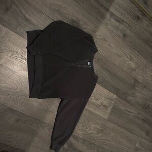 Grey mid cropped, long sleeve soft shirt